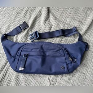 Lululemon belt bag, VGUC/GUC condition